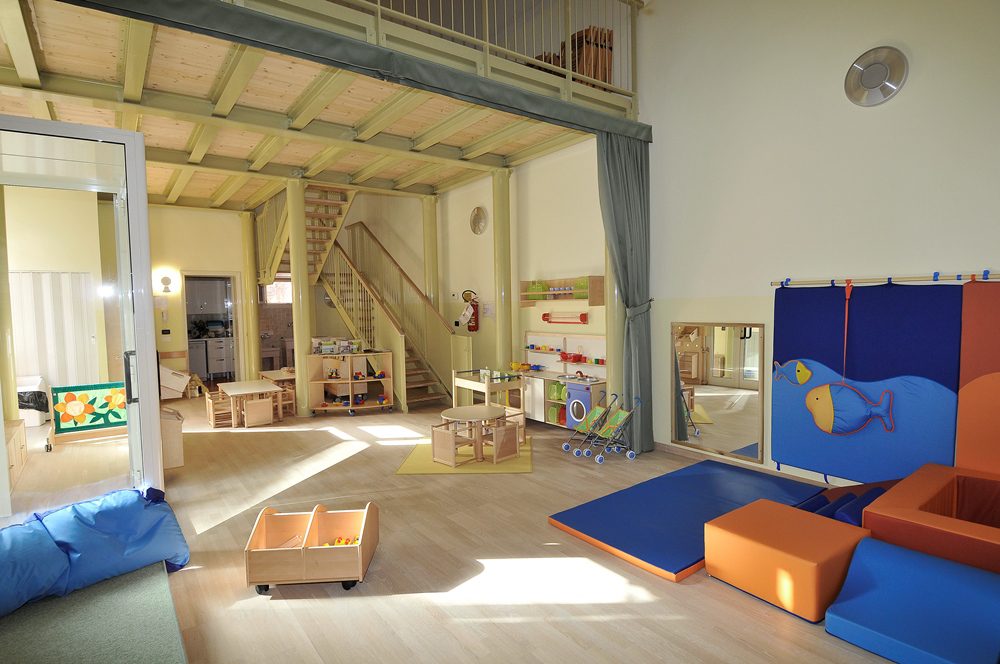 Un'immagine che ritrae design d'interni, pavimentazione, mobilia, pavimento e illuminazione.