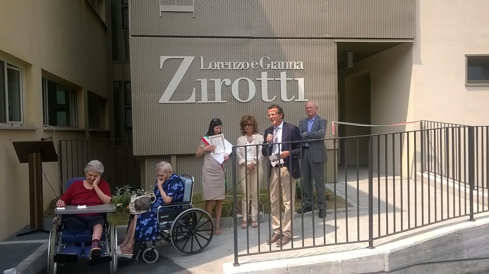 Un'immagine che ritrae condominio.