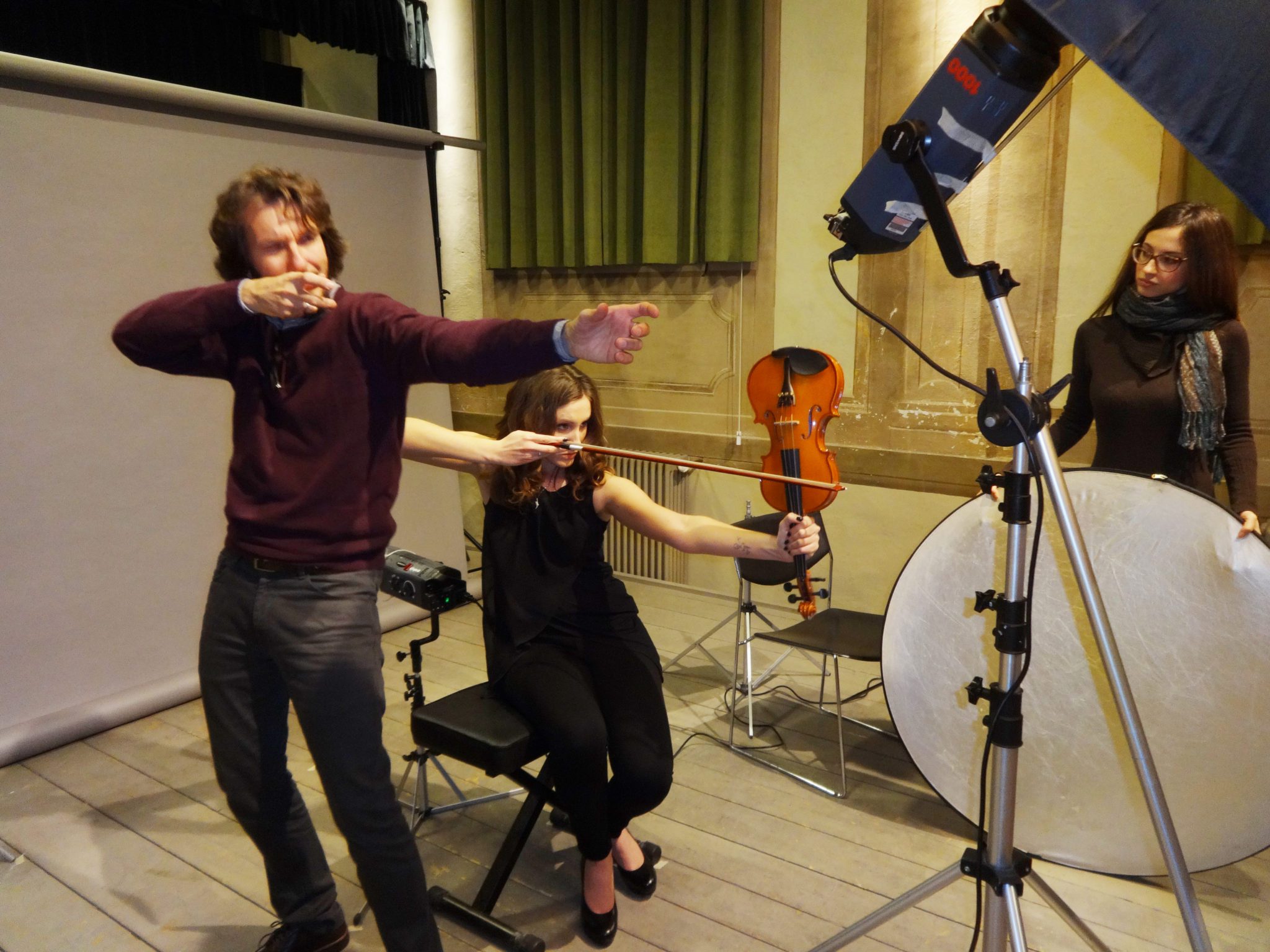 Un'immagine che ritrae cordofono, famiglia di violini, strumento a corda, strumento musicale e violinista.