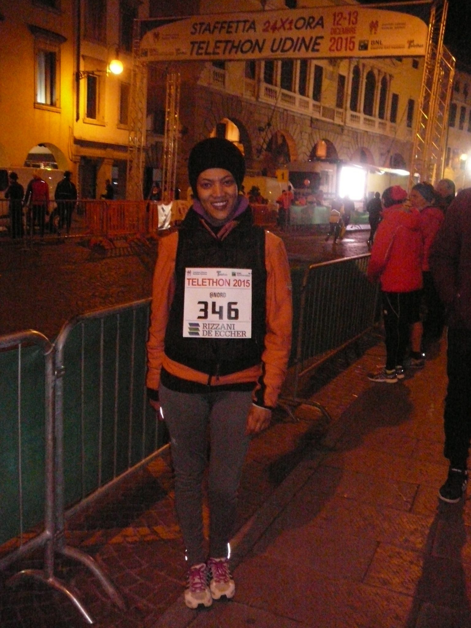 Un'immagine che ritrae ricreazione, sport individuale, notte, corsa e atleta.