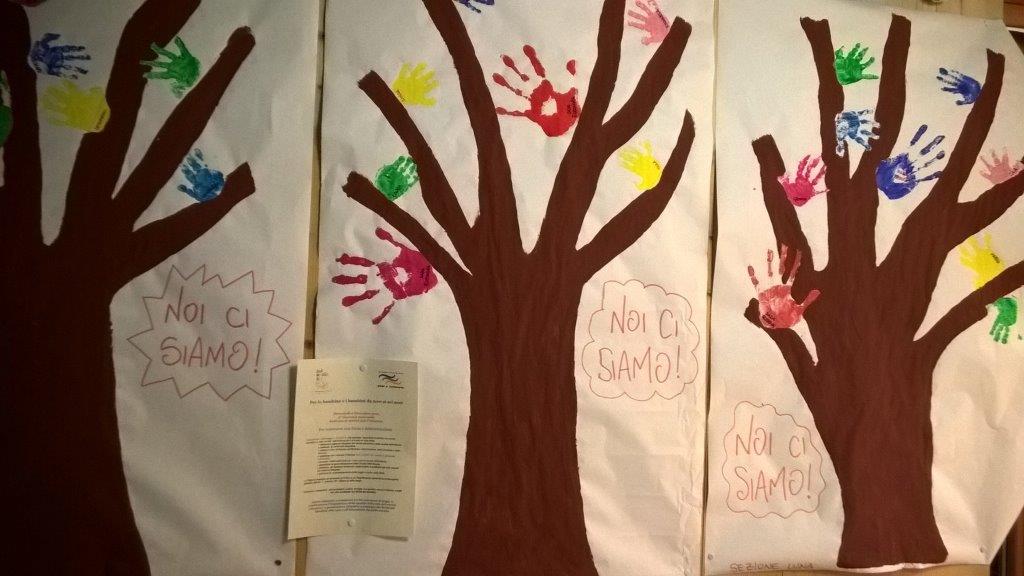 Un'immagine che ritrae carta, arte infantile, prodotto di carta, pianta legnosa e carta da costruzione.