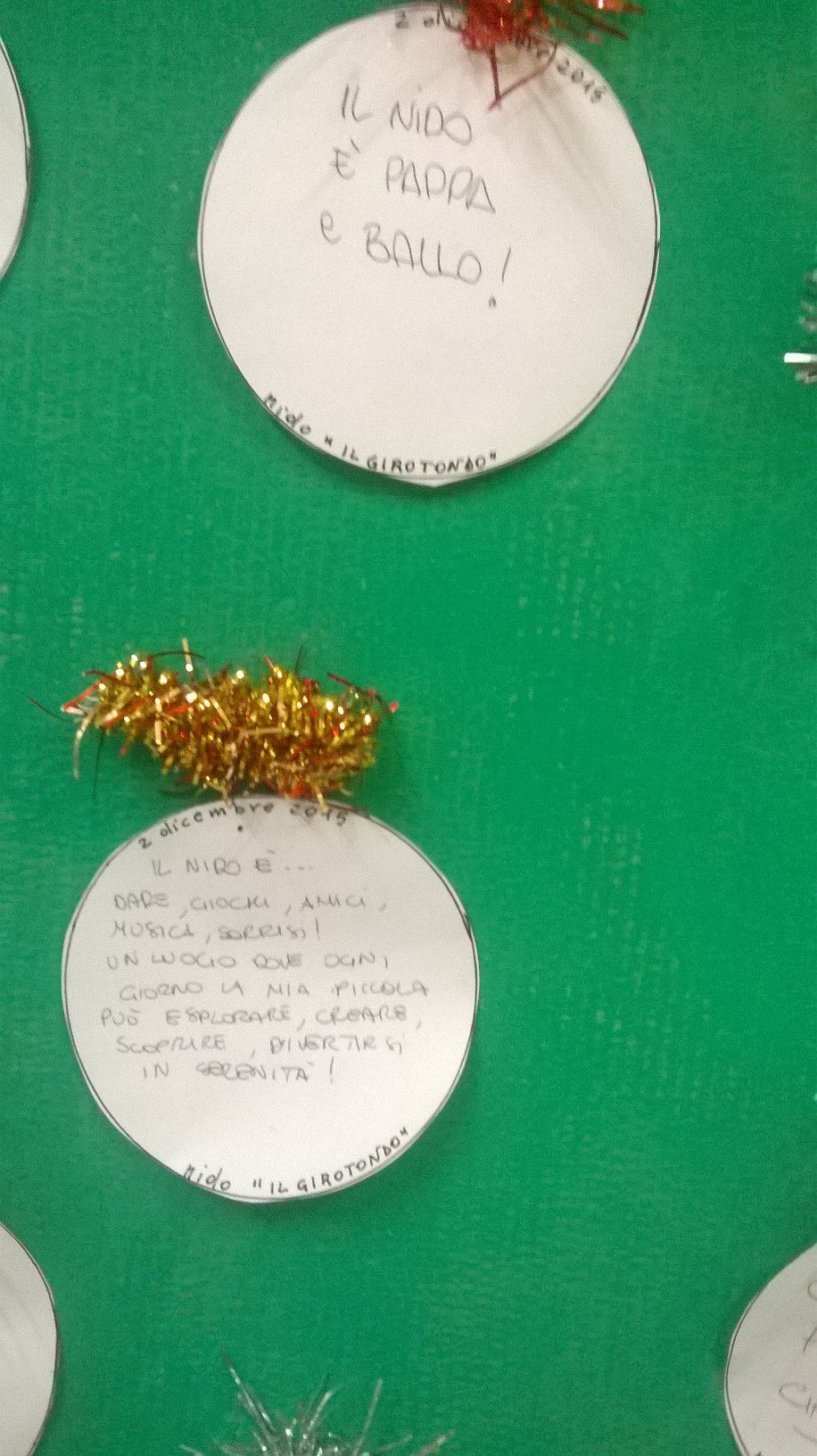 Un'immagine che ritrae carta, prodotto di carta e grafia.