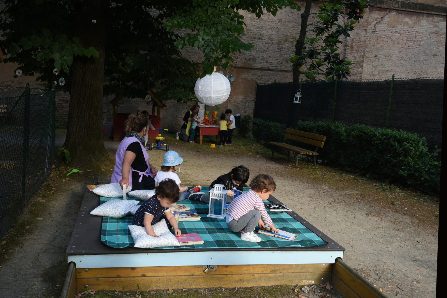 Un'immagine che ritrae ricreazione, tempo libero, primavera, divertimento e bambino.