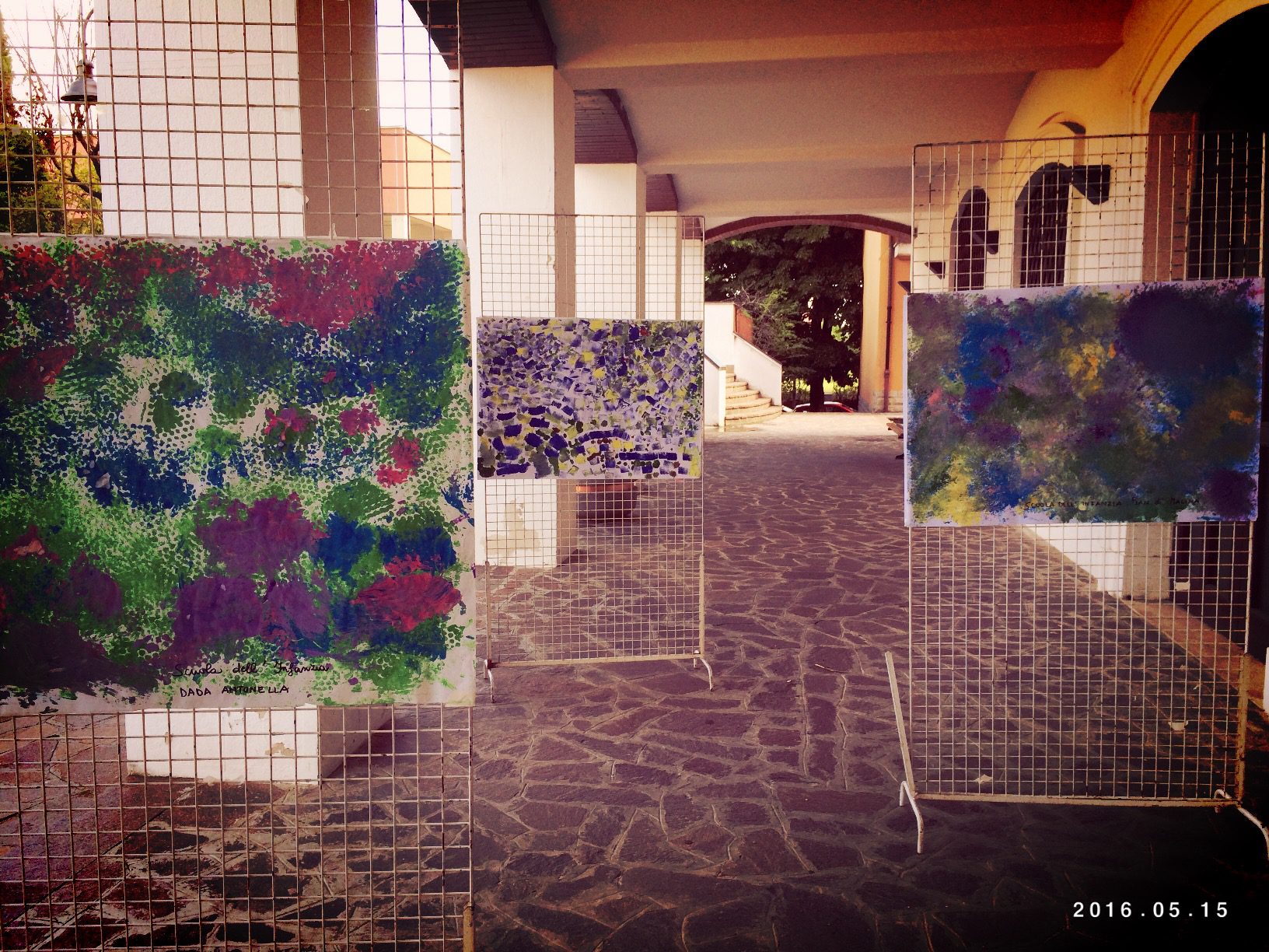 Un'immagine che ritrae parete, arti creative, arte moderna e murale.