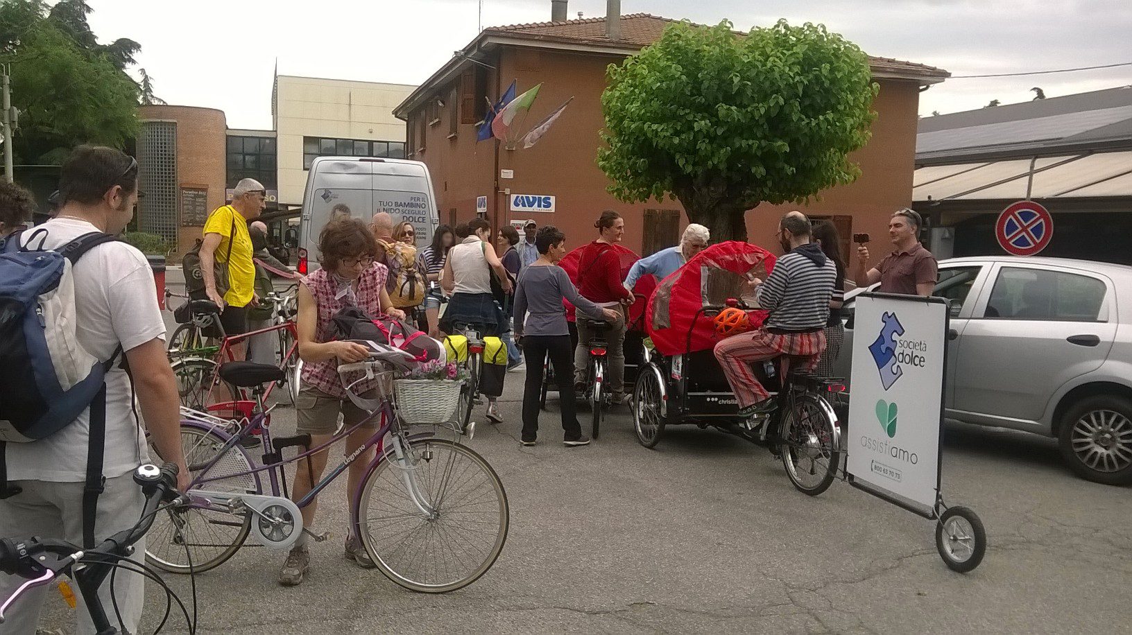 Un'immagine che ritrae ruota di bicicletta, ruota, pneumatico, bicicletta e pneumatico per bicicletta.
