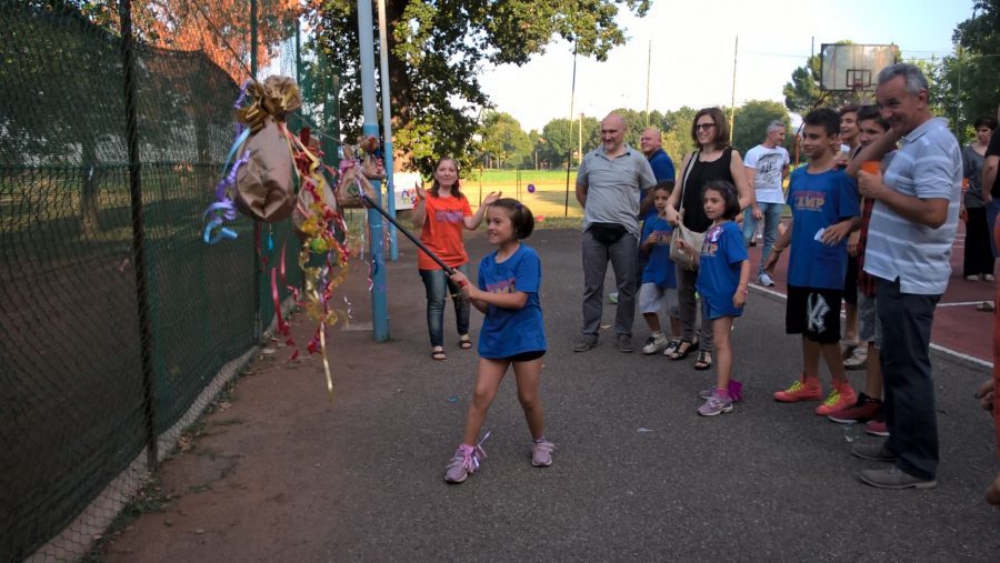 Un'immagine che ritrae ricreazione, comunità, divertimento, spazio pubblico e tempo libero.