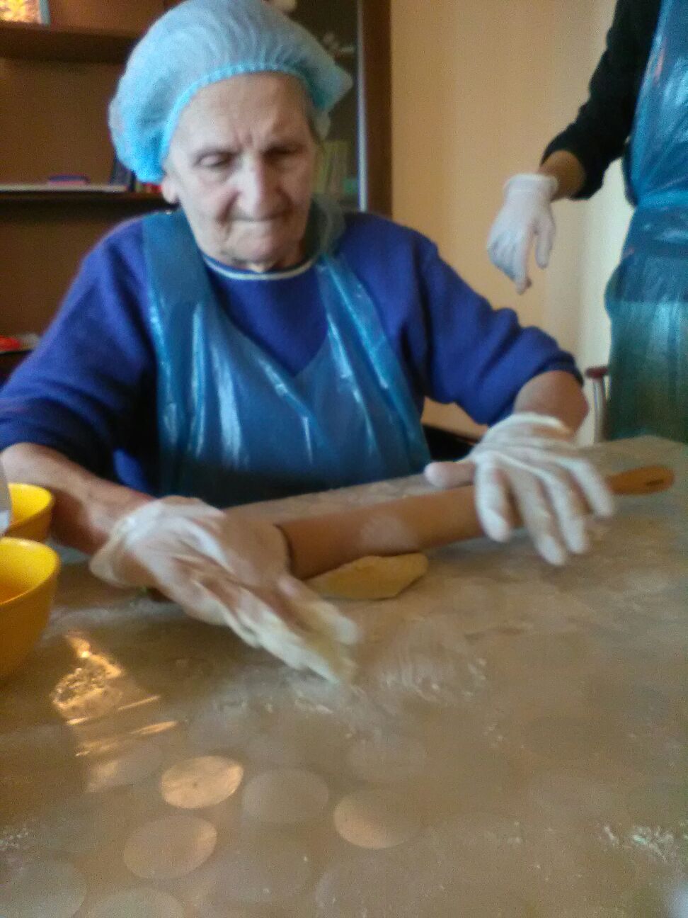 Un'immagine che ritrae ingrediente, impasto, cucina, polvere e cibo.