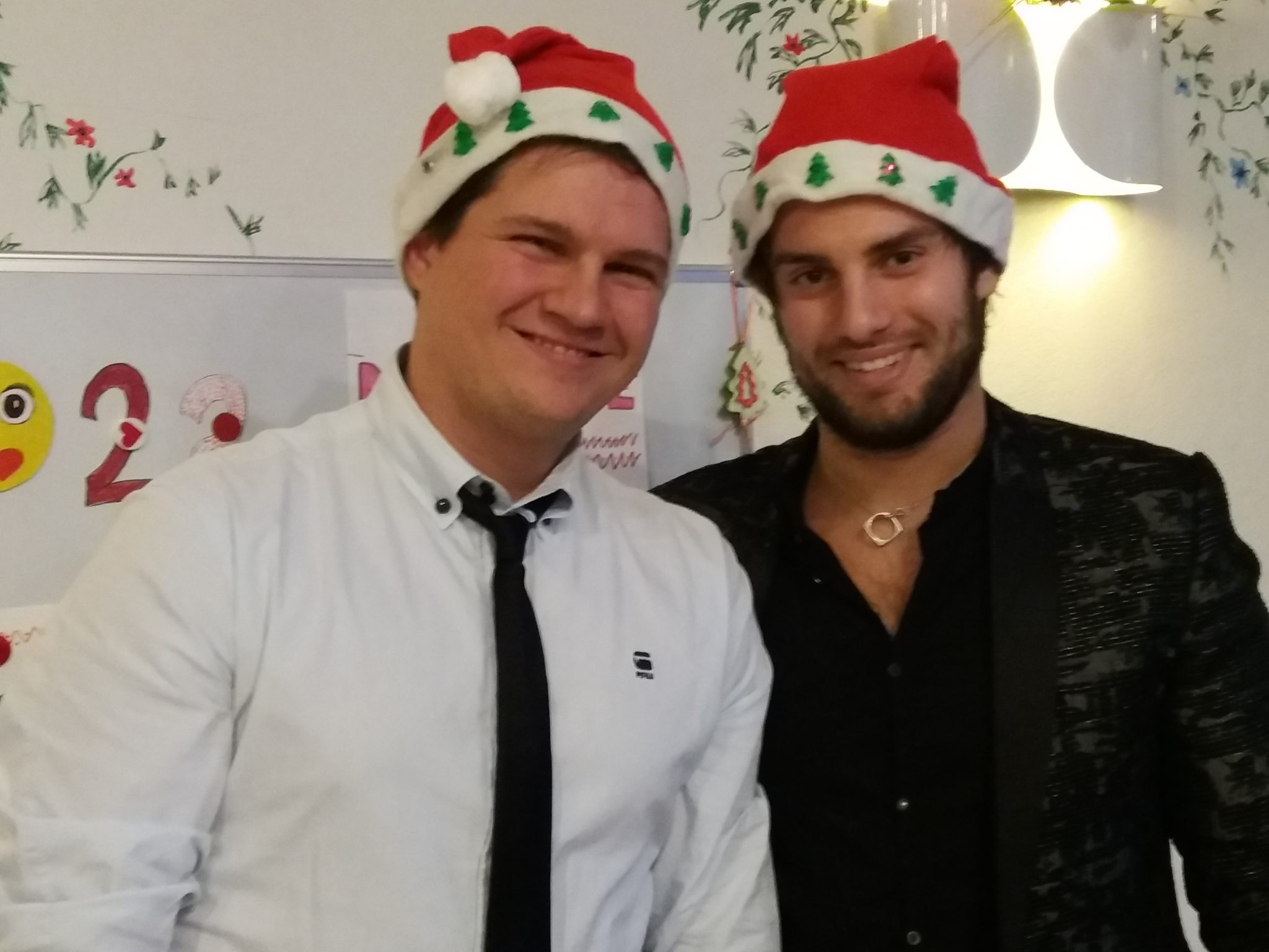 Un'immagine che ritrae sorriso, felicità, evento, espressione facciale e divertimento.