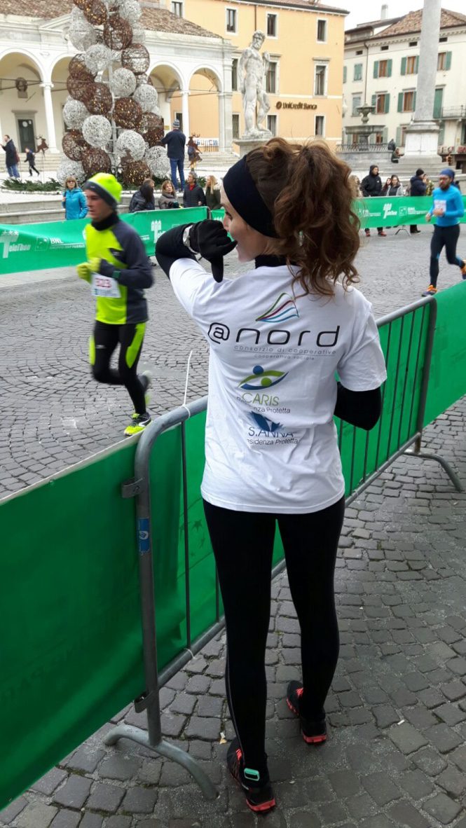 Un'immagine che ritrae calzature, scarpa, ricreazione, sport individuale e sport.