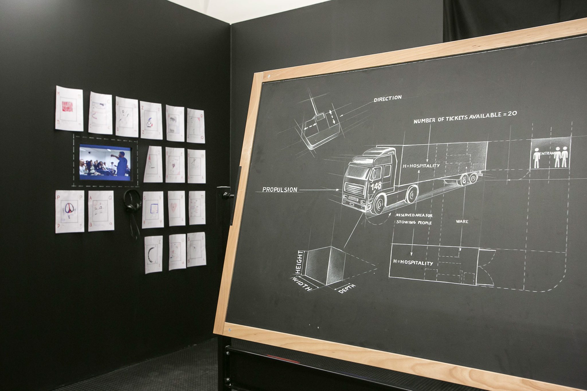 Un'immagine che ritrae tecnologia, grafica, trasparenza, graphic design e dispositivo di visualizzazione.