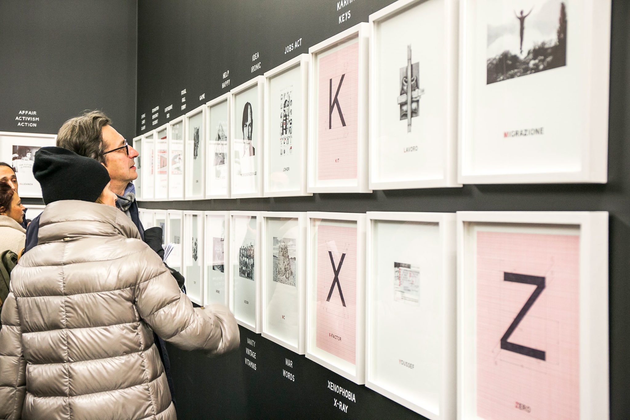 Un'immagine che ritrae mostra, graphic design, grafica, collezione e pubblicità.