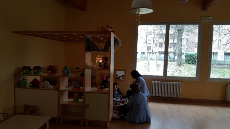 Un'immagine che ritrae pavimentazione, legna, design d'interni, pavimento e mensola.