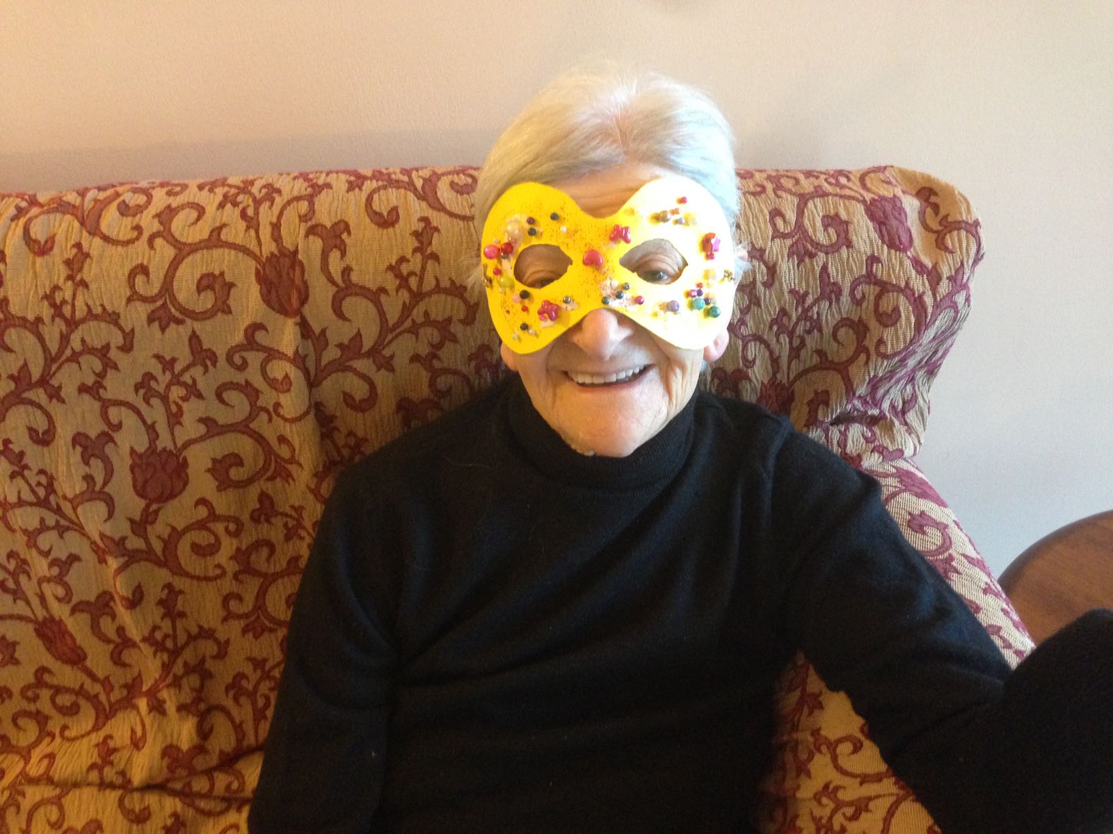 Un'immagine che ritrae espressione facciale, maschera, masque, divertimento e felicità.