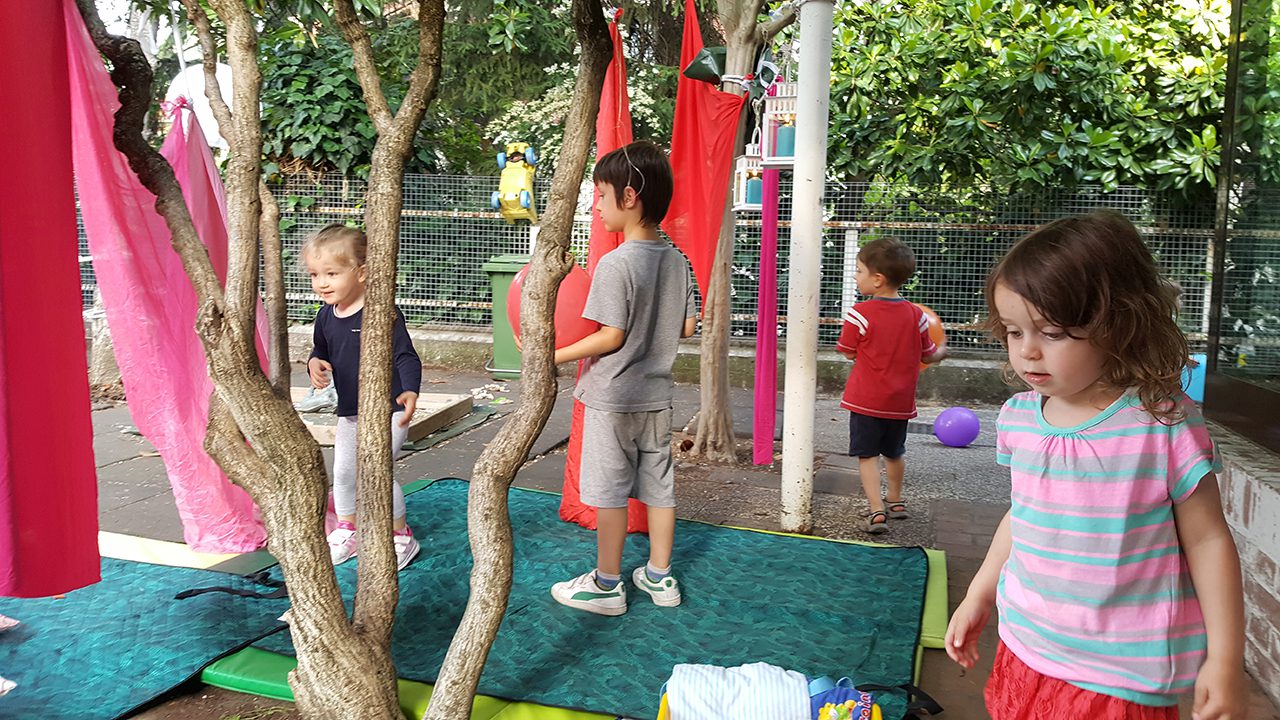 Un'immagine che ritrae ricreazione, bambino, estate, spazio pubblico e divertimento.