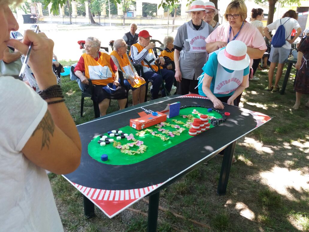 Un'immagine che ritrae ricreazione, comunità, tempo libero, gioco e divertimento.