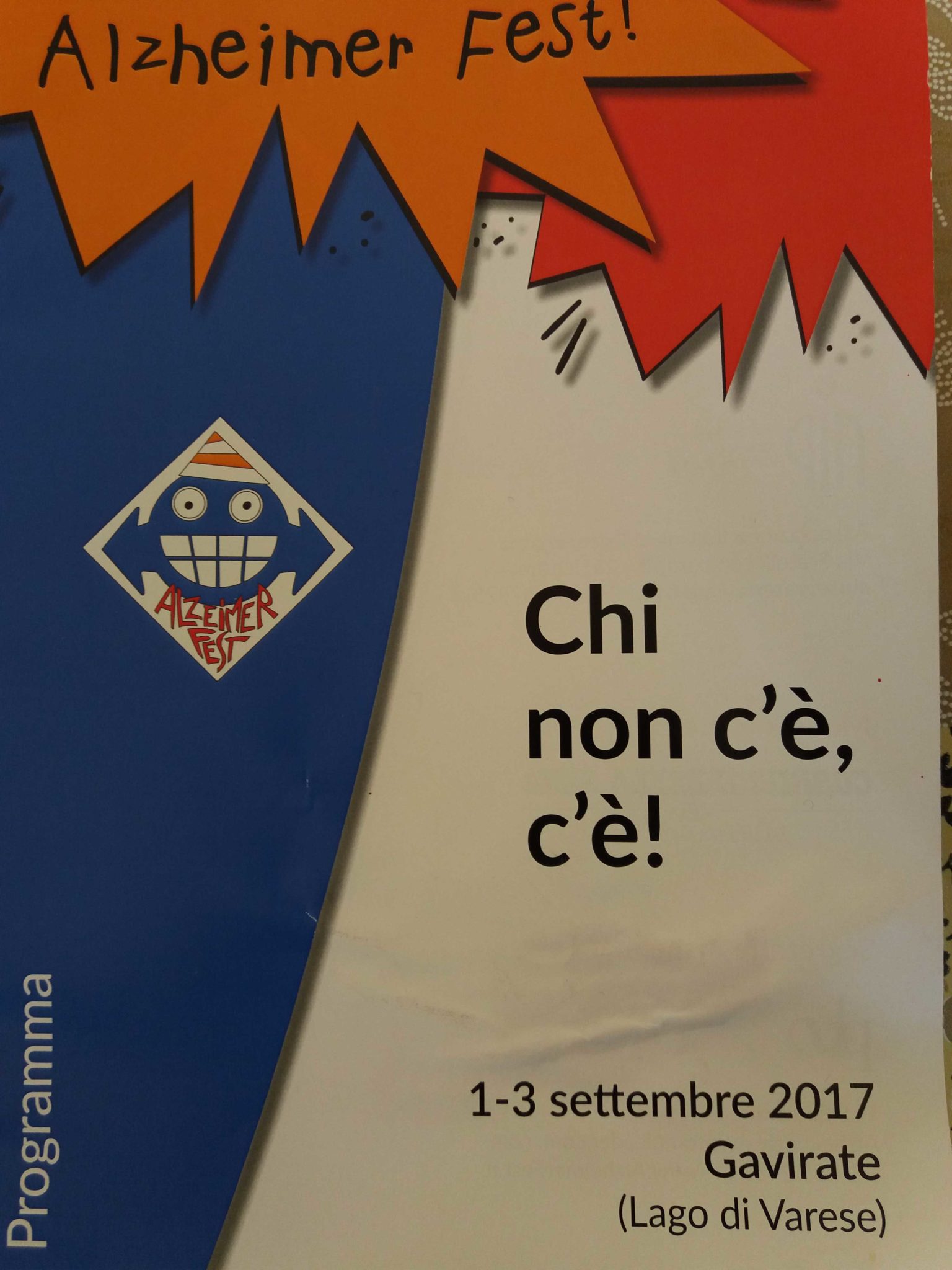 Un'immagine che ritrae font, logo, poster, pubblicità e bandiera.