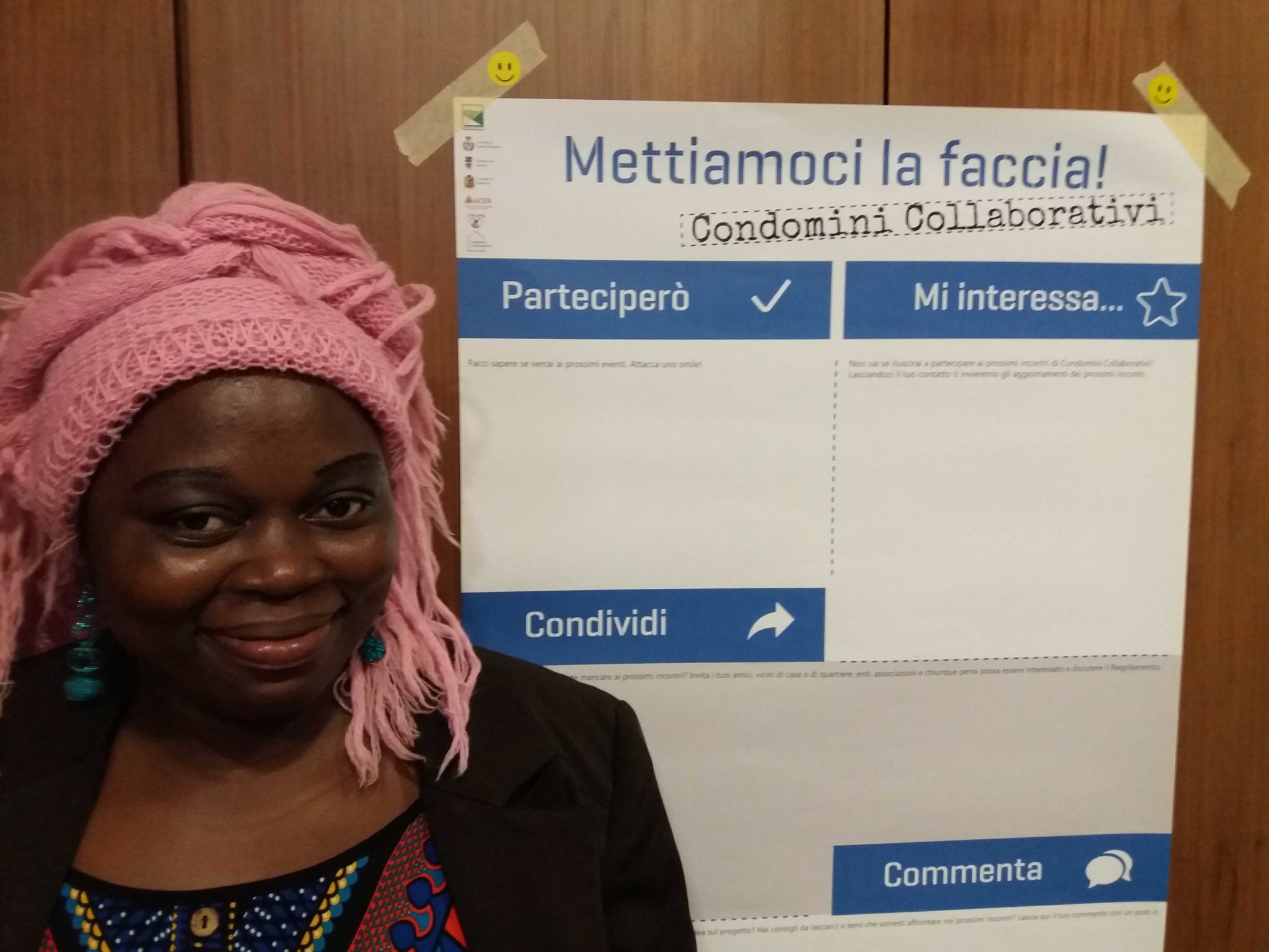 Un'immagine che ritrae lavoro, poster, sciarpa e organizzazione.