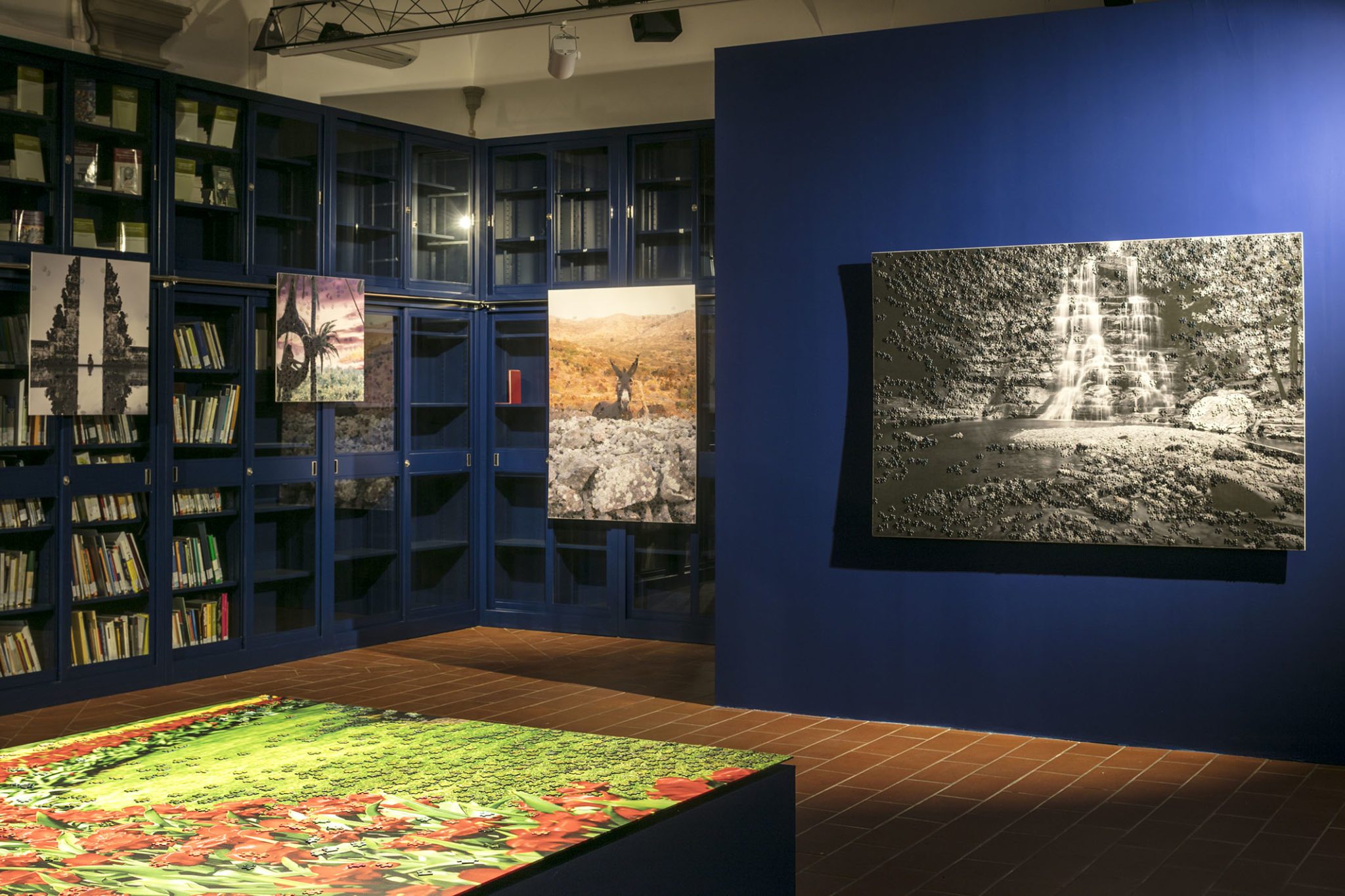 Un'immagine che ritrae design d'interni, mostra, collezione, museo e arte moderna.
